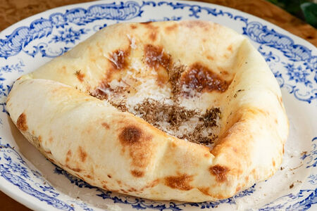 Пита с пармезаном и черным трюфелем