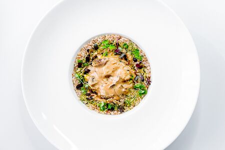 Строганов из грибов в ореховом соусе