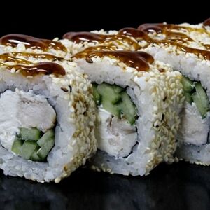 Сливочный ролл с курицей