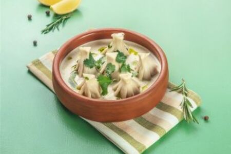 Мини-хинкали с говядиной в трюфельном соусе