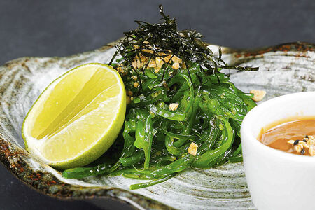 Салат из морских водорослей