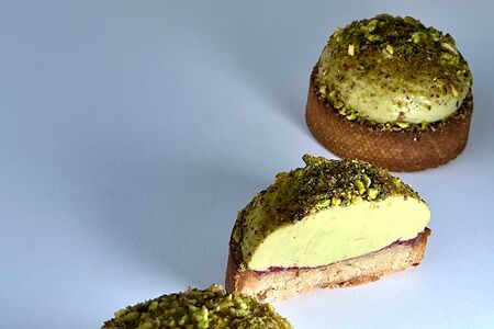 Тарт Фисташка-клубника 