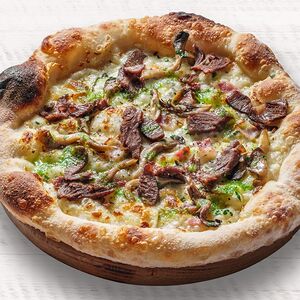 Пицца с щечками и вешенками