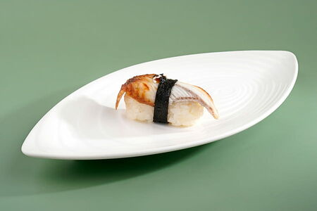 Суши с угрем