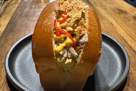 Хот-дог из рваной свинины