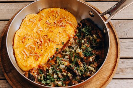 Бефстроганов с картофельным пюре