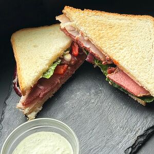 Сэндвич с пастрами 