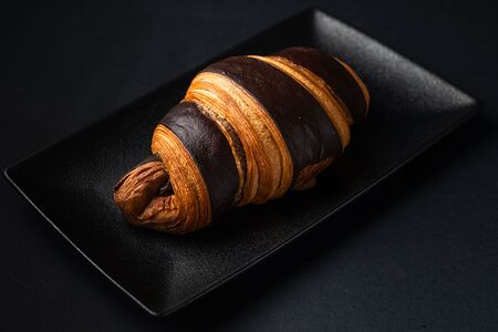 Круассан с шоколадом