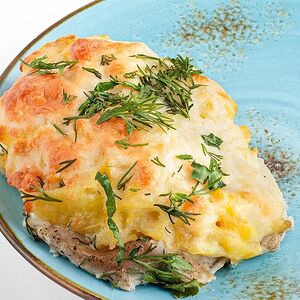 Свинина по-уральски под картофельной шапочкой