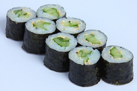 Ролл с огурцом