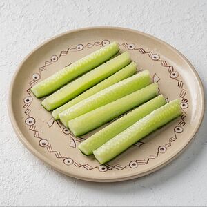 Огурец с солью