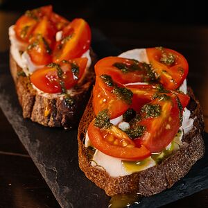 Брускетта капрезе 