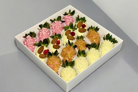 Клубника в шоколаде Миндаль