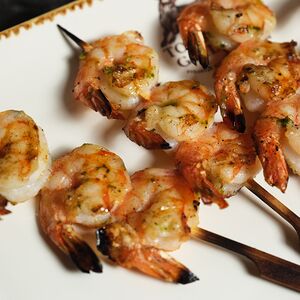 Креветки, обжаренные на гриле