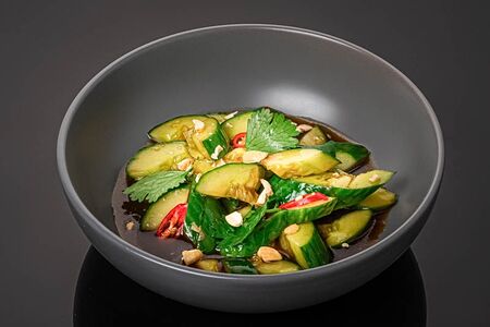 Салат с битыми огурцами