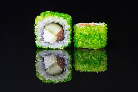 Ролл тобико васаби