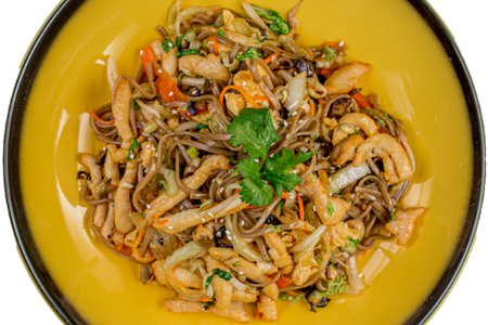 Лапша гречневая с курочкой и овощами