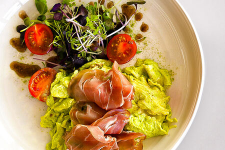 Скрембл со страчателлой