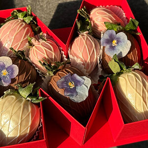 Клубника в шоколаде маме М