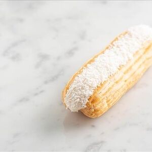 Эклер кокосовый