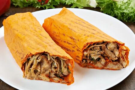 Шаурма большая в сырном лаваше