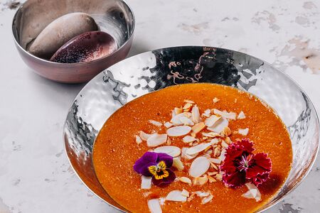 Кураговая каша с джелато из шоколада и урбечом