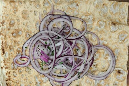 Лук маринованный