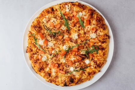 Средиземноморская пицца с беконом 