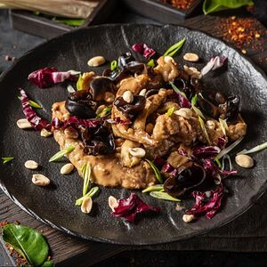 Салат из баклажанов и древесных грибов