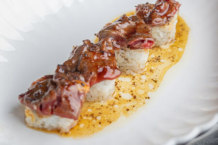 Ролл татаки с рибаем