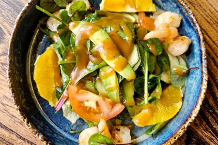 С креветкой и авокадо