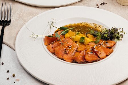 Татаки с тунцом