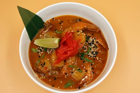 Креветки в соусе кимчи