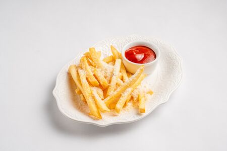 Картофель фри с пармезаном 