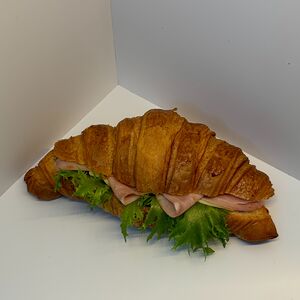 Круассан с ветчиной и сыром 