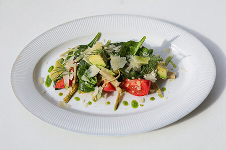 Салат с артишоками и пармезаном