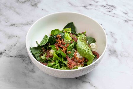 Салат с куриной печенью и нежным сыром