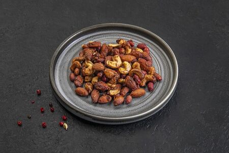 Пряные орехи к пиву