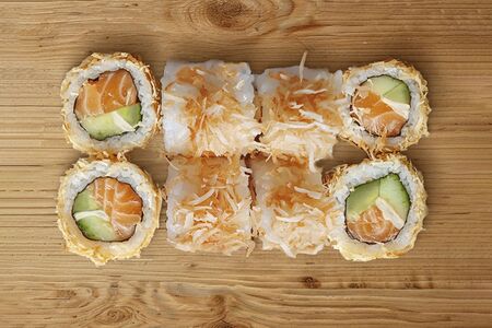 Ролл бонито лосось