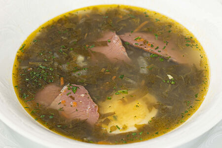 Щи щавелевые с пастрами из говядины