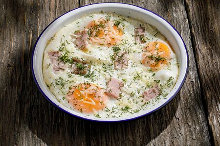 Яичница с ветчиной и сыром