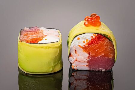 Сашими Ролл Кето с Лососем, Тунцом и Королевской Креветкой 