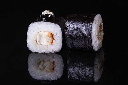 Классические роллы с угрем