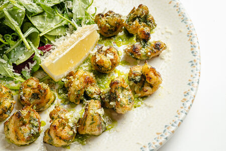 Креветки в соусе песто