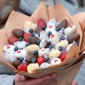 Букет из клубники в шоколаде Капучино