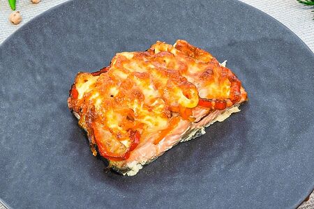 Горбуша под овощами