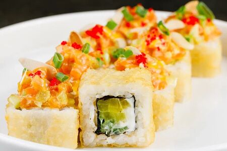 Хрустящий ролл с лососем