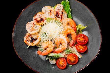 Салат Цезарь с креветками 