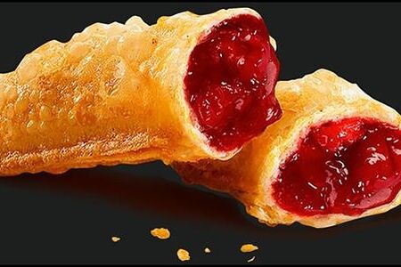 Слойка с вишней