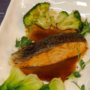 Лосось, пак-чой, брокколи